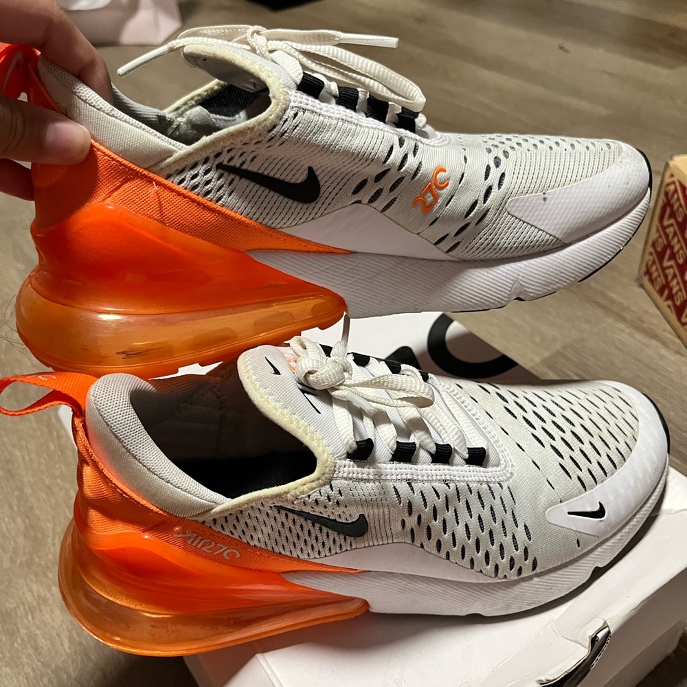 Nike 270s